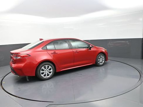 Used 2021 Toyota Corolla LE FWD image 58