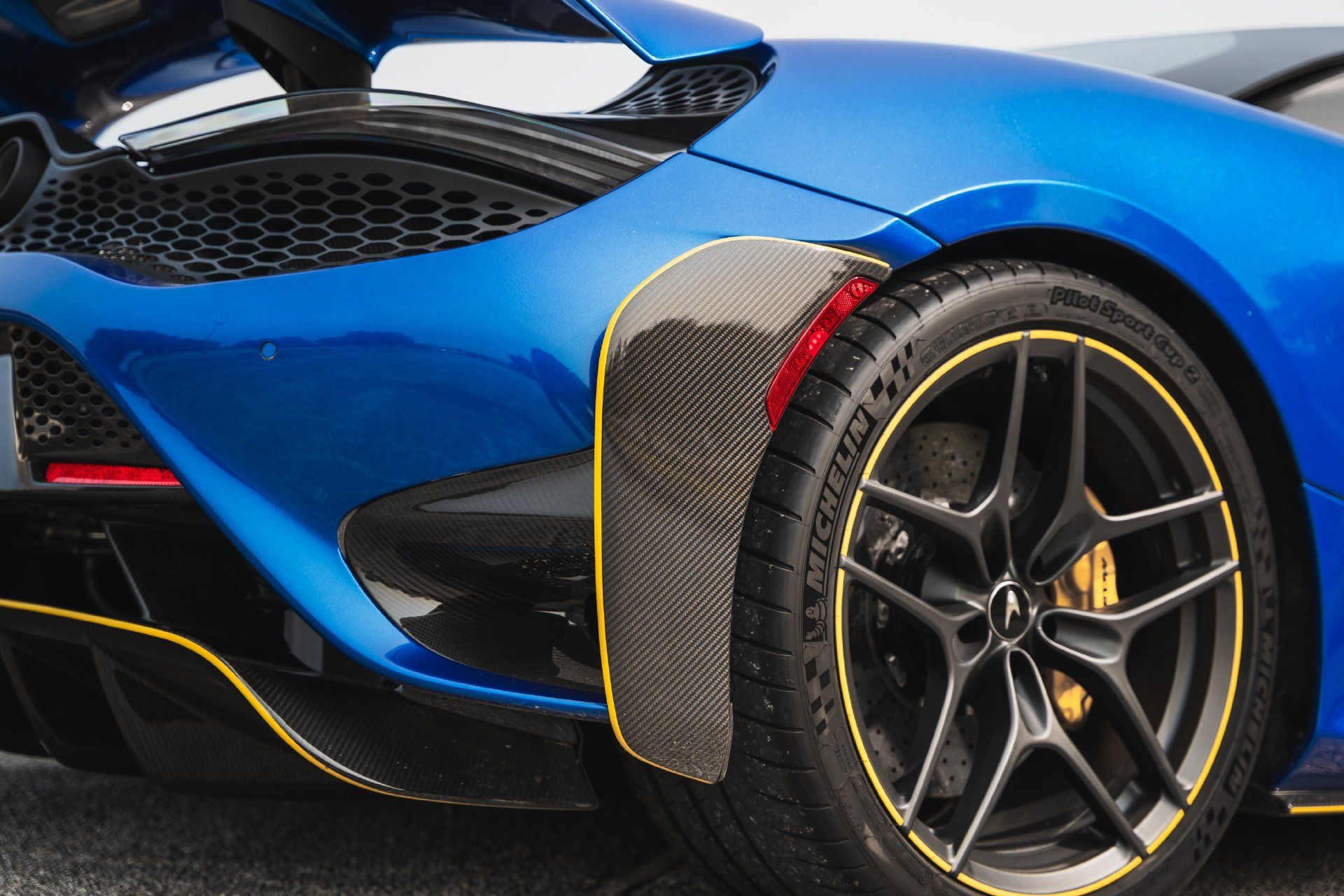Used 2022 McLaren 765LT RWD image 22