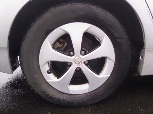 Used 2014 Toyota Prius One image 3