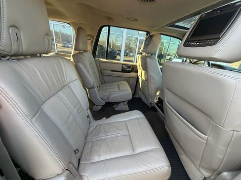 Used 2015 Lincoln Navigator L 2WD image 13
