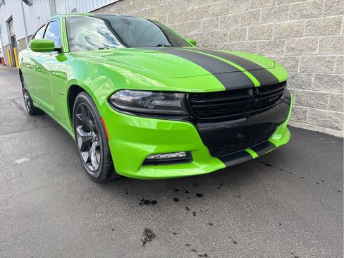 Used 2017 Dodge Charger R/T w/ Driver Convenience Group image 22