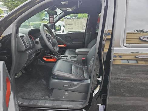 New 2026 Nissan Frontier PRO-4X w/ Pro Premium Package AWD/4WD image 9