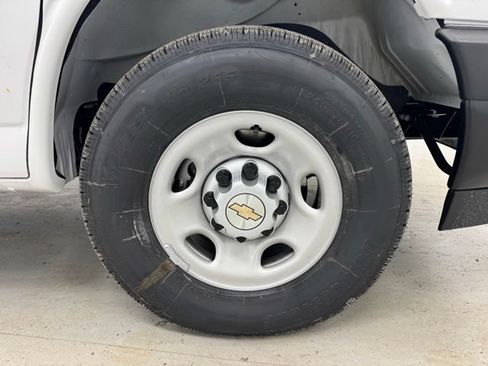 New 2026 Chevrolet Express 2500 w/ Driver Convenience Package RWD image 27