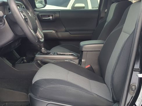 Used 2023 Toyota Tacoma TRD Sport image 19