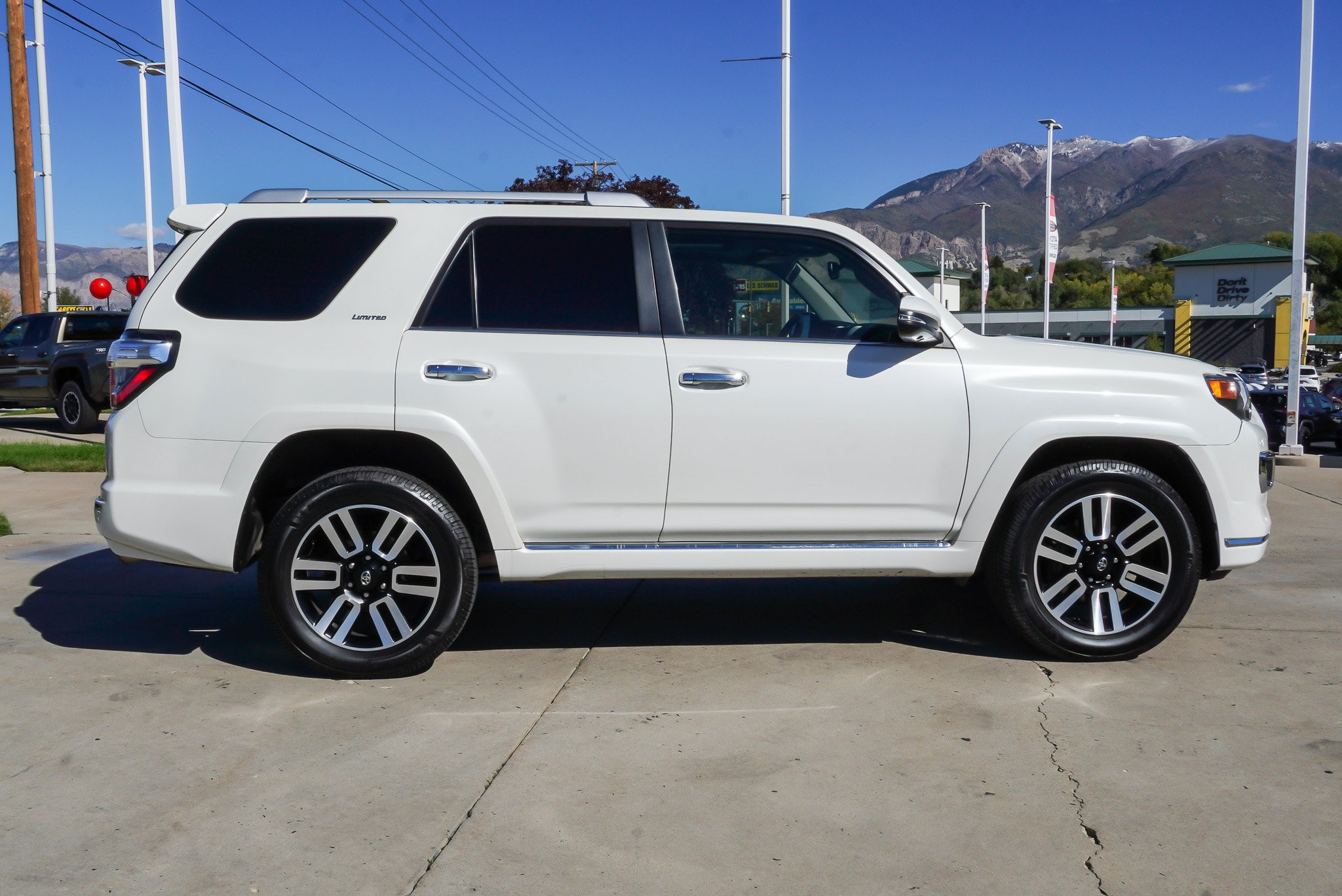 Certified 2022 Toyota 4Runner Limited AWD/4WD image 9