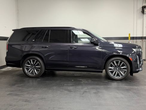 Used 2022 Cadillac Escalade Sport Platinum w/ Heavy-Duty Trailer Package AWD/4WD image 3