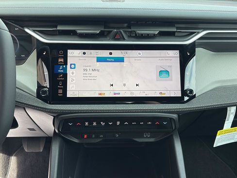 New 2026 Jeep Cherokee Laredo image 13