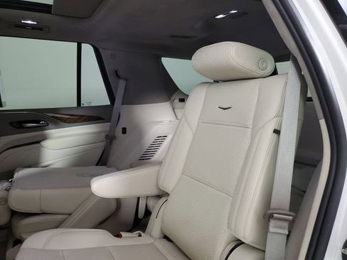 Used 2023 Cadillac Escalade Premium Luxury Platinum image 14