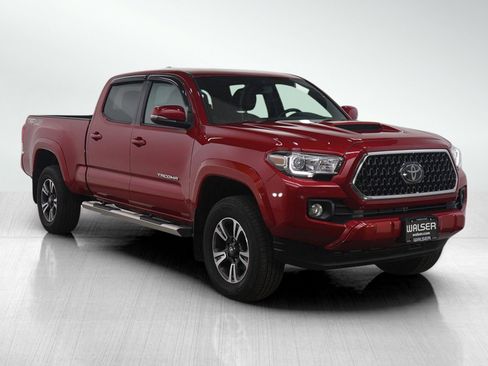 Used 2018 Toyota Tacoma TRD Sport image 7