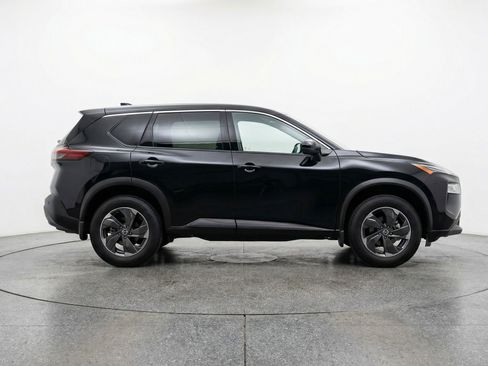 Used 2025 Nissan Rogue SV AWD/4WD image 11