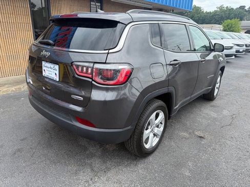 Used 2019 Jeep Compass Latitude AWD/4WD image 5