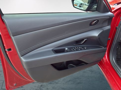 Used 2025 Hyundai Elantra Sport FWD image 29