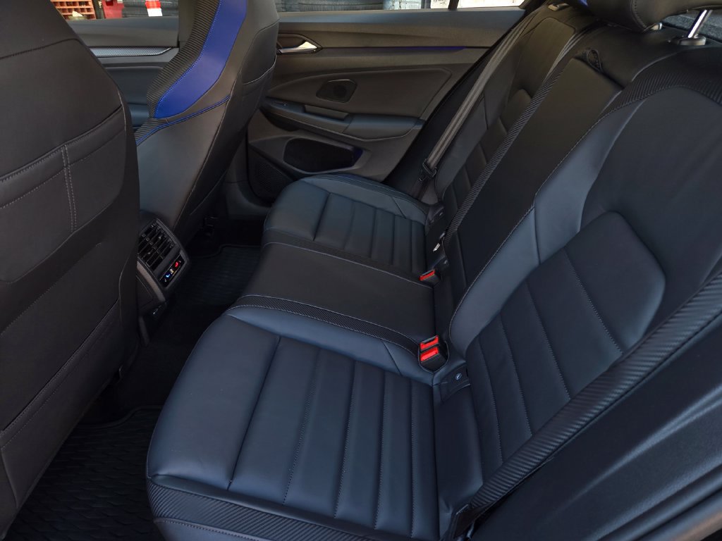 Used 2024 Volkswagen Golf R AWD/4WD image 15