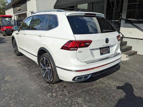 Used 2022 Volkswagen Tiguan SEL R-Line image 3