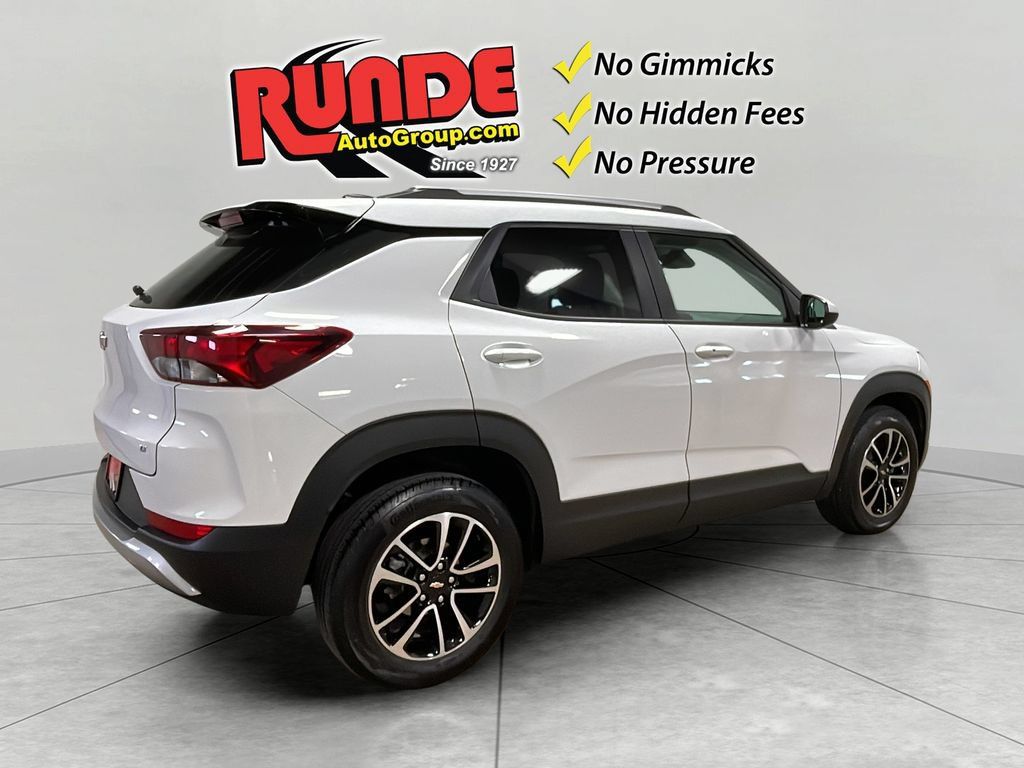 Used 2025 Chevrolet TrailBlazer LT AWD/4WD image 6