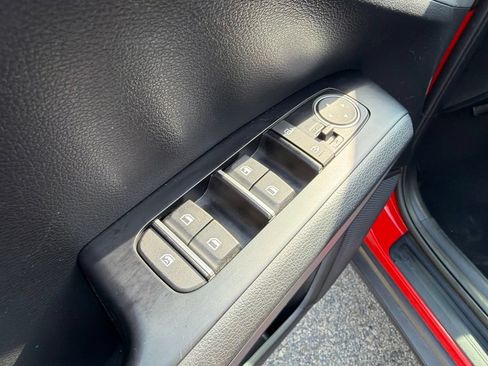 Certified 2023 Kia Soul LX FWD image 11