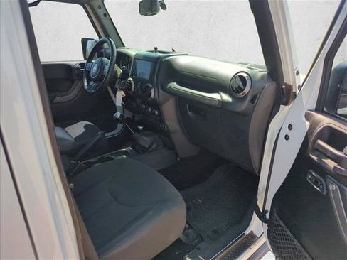 Used 2017 Jeep Wrangler Unlimited Sport AWD/4WD image 21