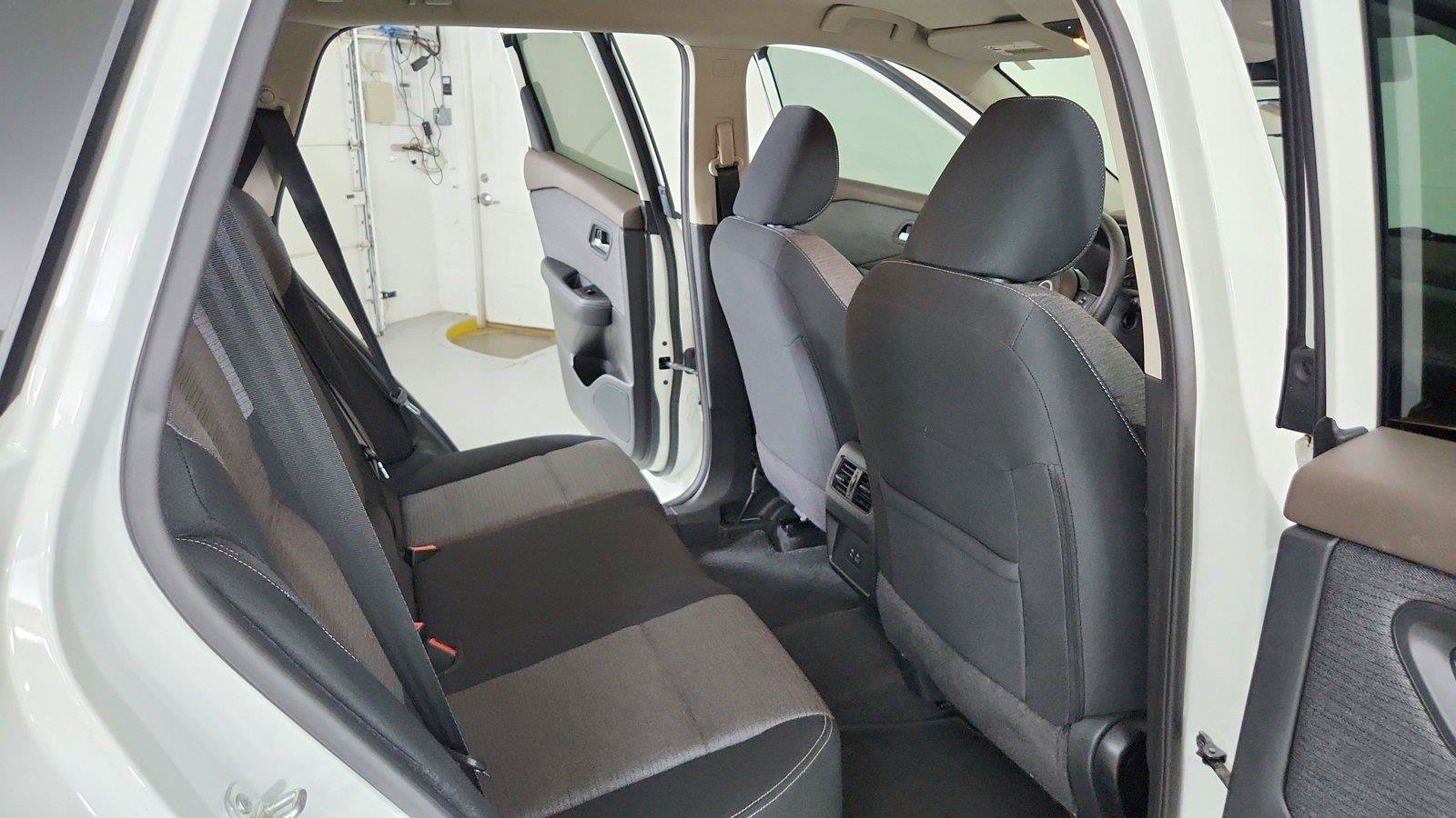 Certified 2023 Nissan Rogue SV FWD image 25