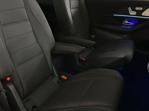 New 2026 Mercedes-Benz GLS 580 4MATIC image 33