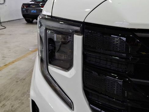 Certified 2025 GMC Sierra 1500 Elevation w/ Elevation Premium Package image 9