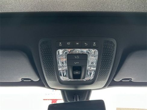 Used 2021 Mercedes-Benz GLB 250 4MATIC image 28