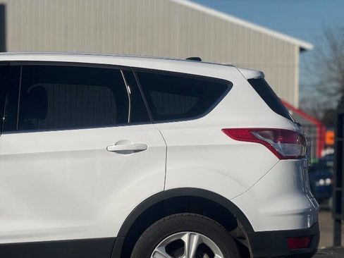 Used 2014 Ford Escape SE image 16