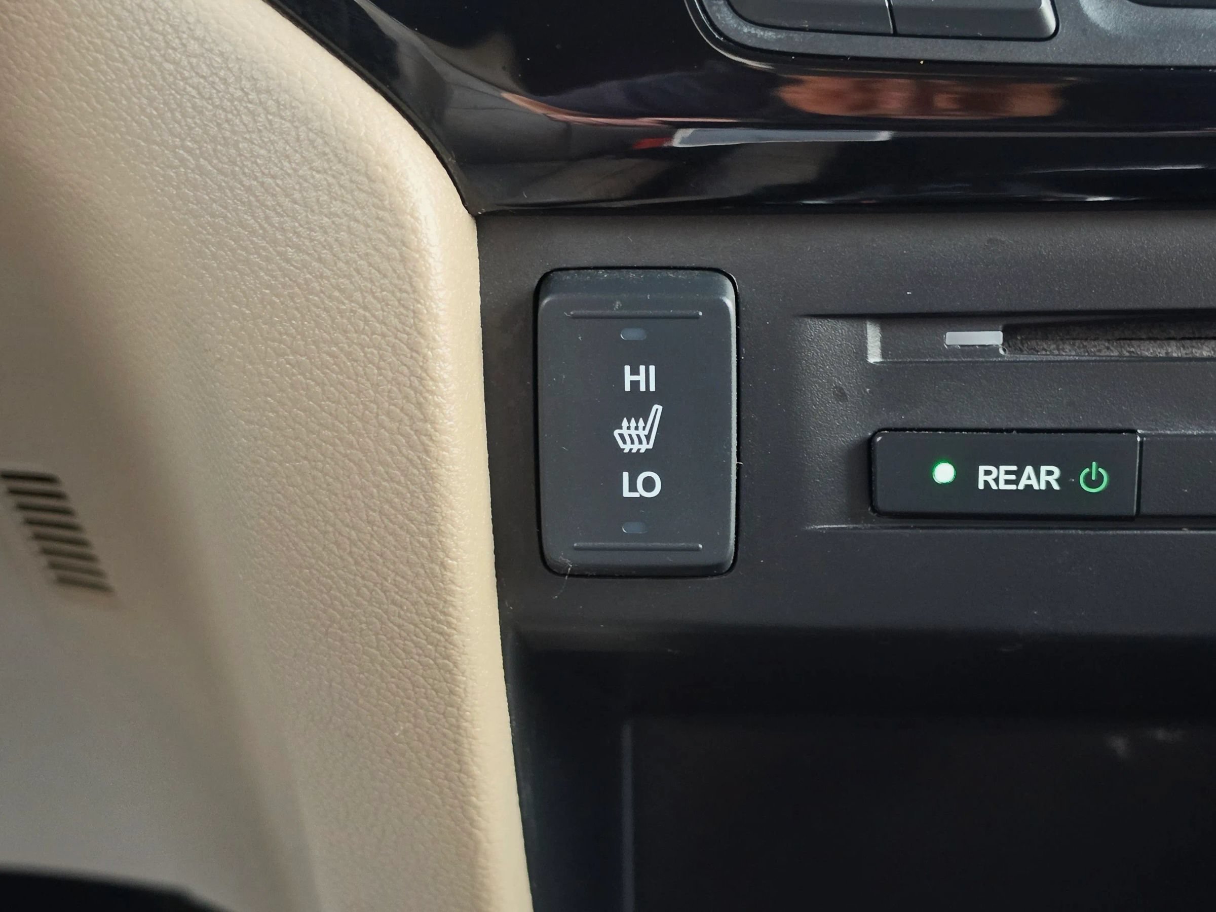 Used 2018 Honda Pilot Touring image 30