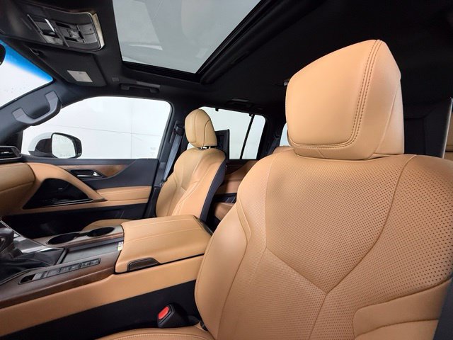 Used 2023 Lexus LX 600 4WD w/ Accessory Package (Z1) image 5