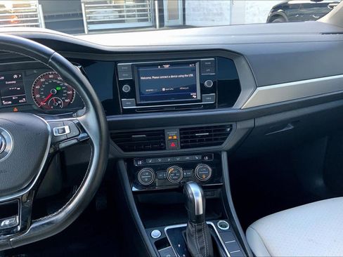 Used 2020 Volkswagen Jetta R-Line image 6