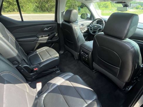 Used 2019 Chevrolet Traverse LT w/ LT Premium Package AWD/4WD image 12