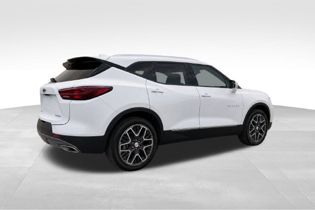 Certified 2025 Chevrolet Blazer Premier w/ Driver Confidence II Package AWD/4WD image 4