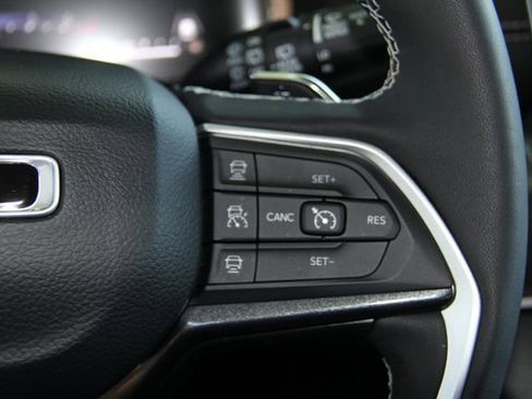 Used 2023 Jeep Grand Cherokee L Laredo w/ Luxury Tech Group I image 23