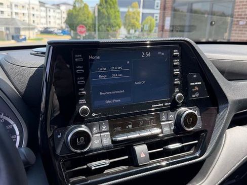 Used 2022 Toyota Highlander XSE FWD image 36