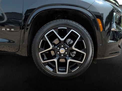 Used 2026 Chevrolet Traverse High Country w/ LPO, Floor Liner Package AWD/4WD image 9