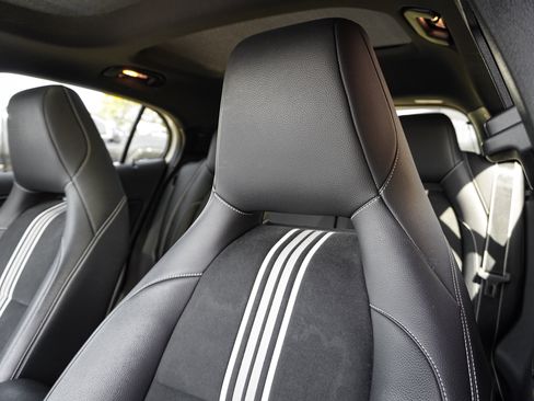 Used 2018 Mercedes-Benz GLA 250 image 16