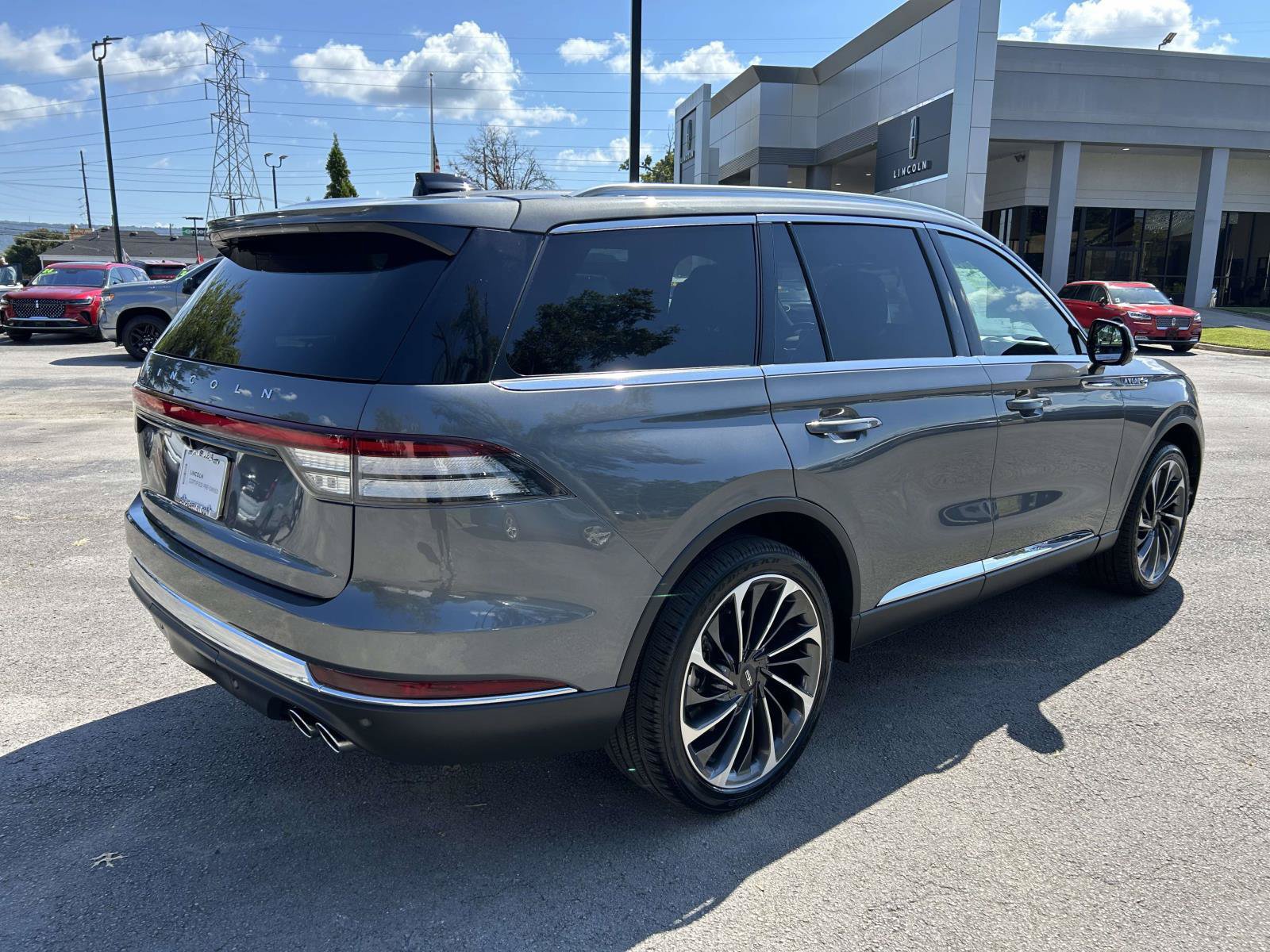Certified 2025 Lincoln Aviator Reserve w/ Equipment Group 201A AWD/4WD image 3