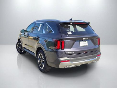 New 2026 Kia Sorento S image 8