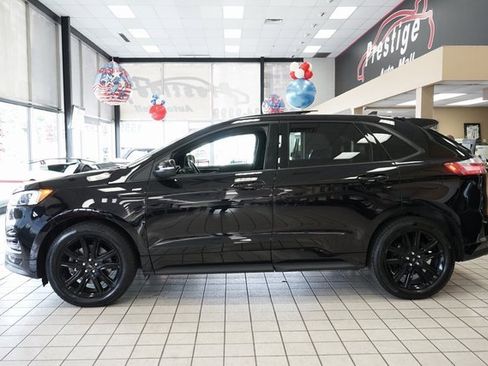 Used 2020 Ford Edge ST-Line w/ Cold Weather Package image 3