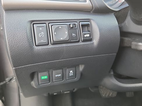 Used 2015 Nissan Sentra SV FWD image 33