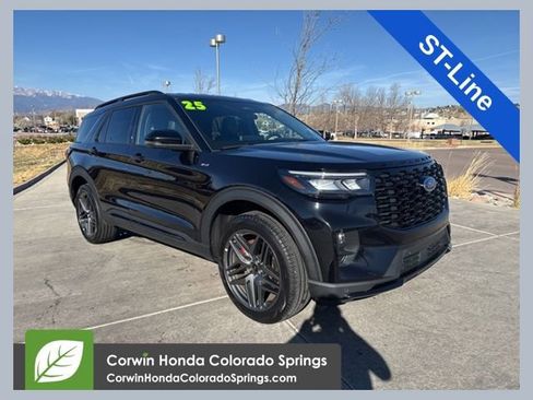 Used 2025 Ford Explorer ST-Line image 1