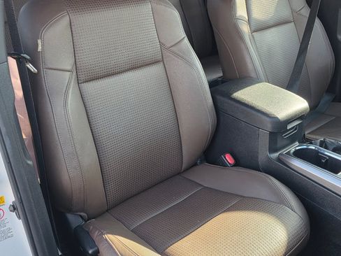 Used 2017 Toyota Tacoma Limited image 21