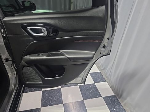 Used 2022 Jeep Compass Trailhawk image 8