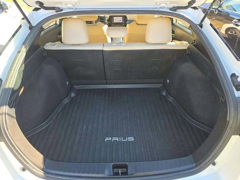 Used 2021 Toyota Prius XLE image 10