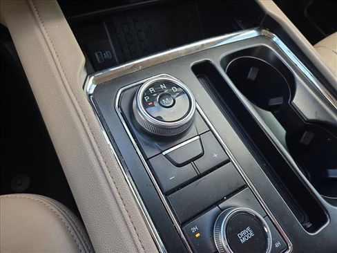Used 2022 Ford Expedition Max XLT image 12