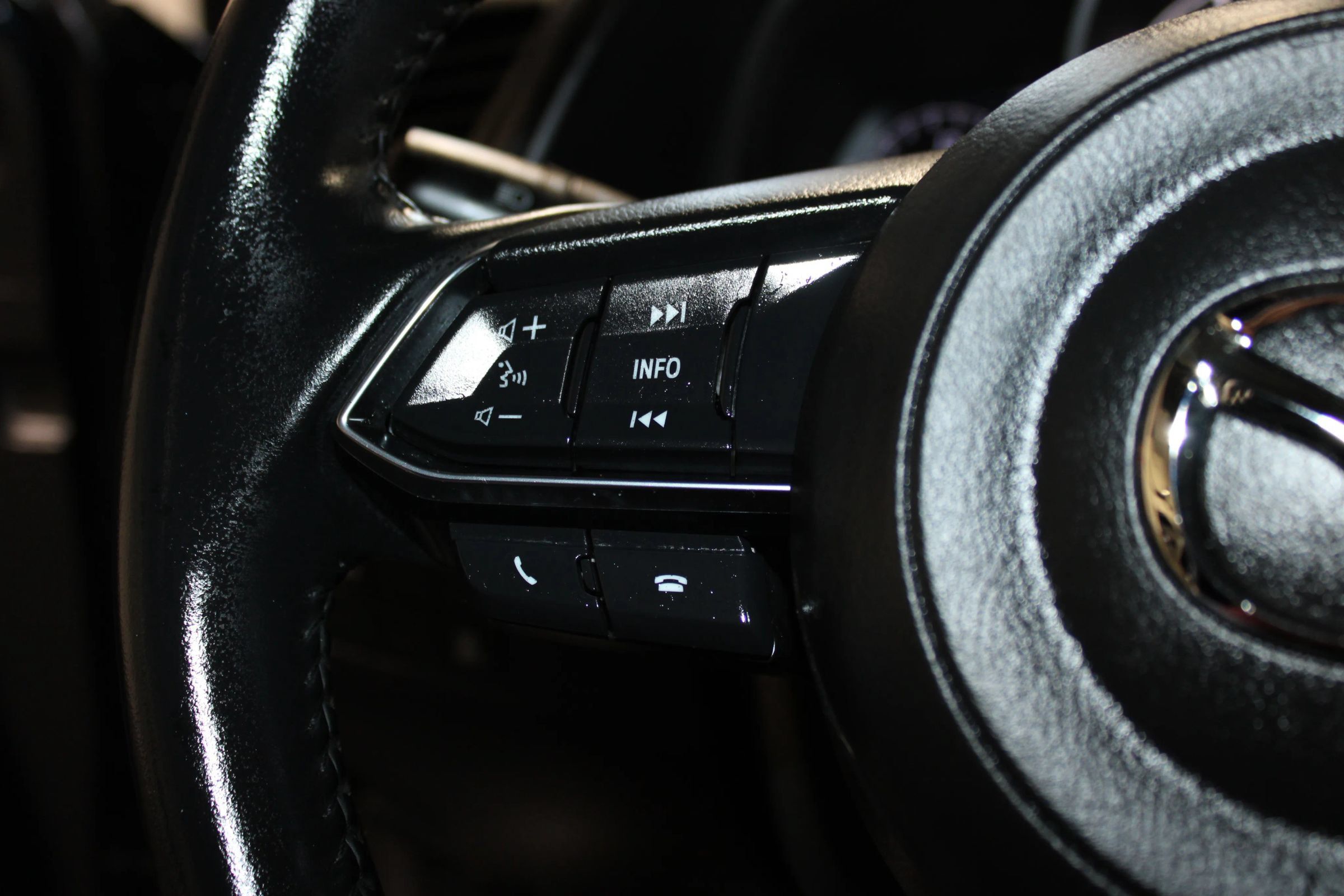 Used 2018 MAZDA MAZDA3 Touring FWD image 24