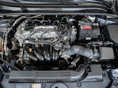 Used 2022 Toyota Corolla LE image 19