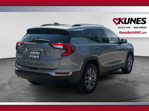 Used 2024 GMC Terrain SLT w/ LPO, Floor Liner Package AWD/4WD image 10