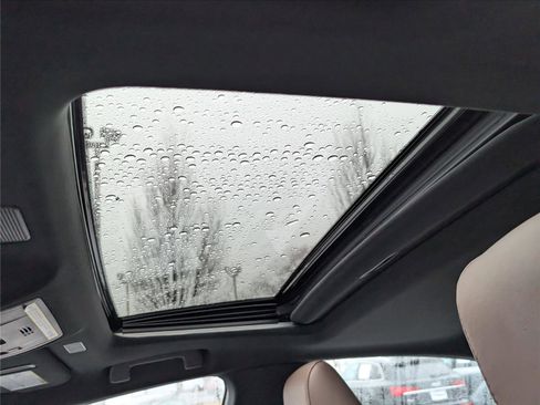 Used 2025 Lexus ES 300h w/ Technology Package image 19