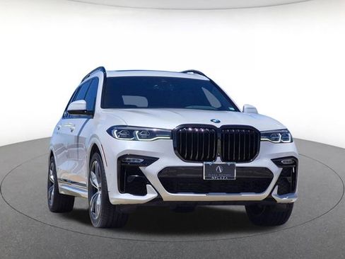 Used 2021 BMW X7 xDrive40i w/ M Sport Package AWD/4WD image 3