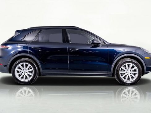 Used 2022 Porsche Cayenne S image 6